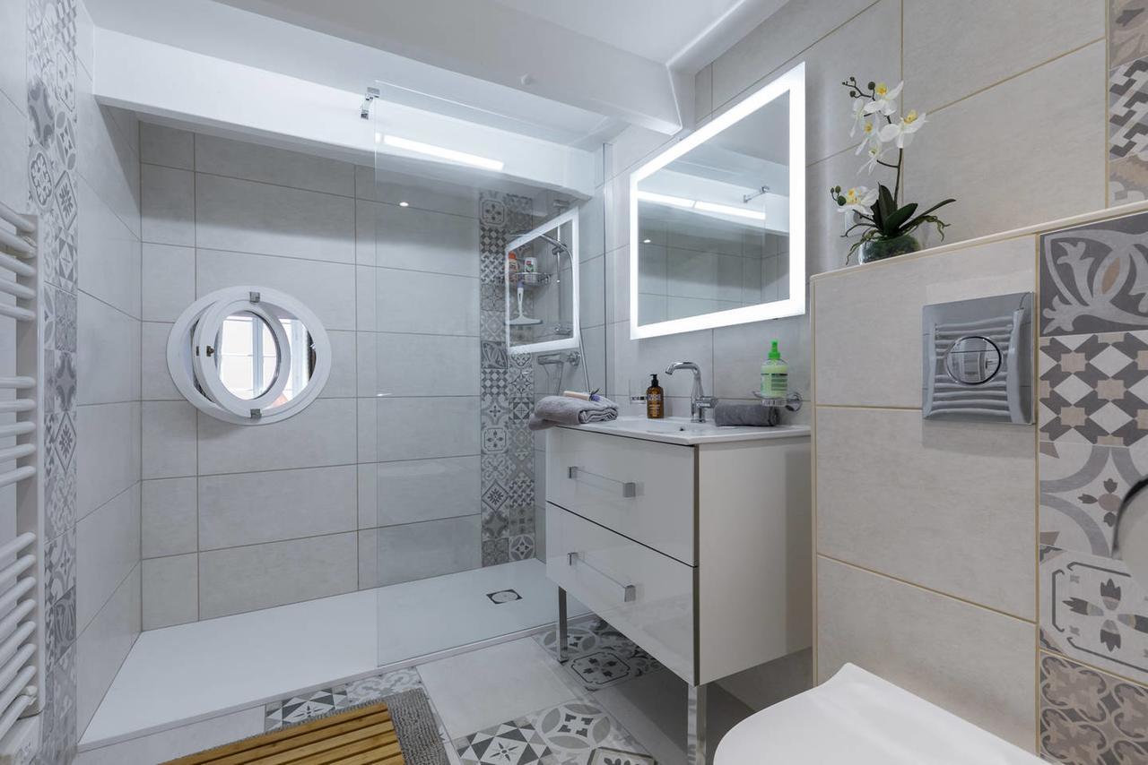 Apartment Barillerie - Loft Moderne, Face Mer, Vieux-nice.